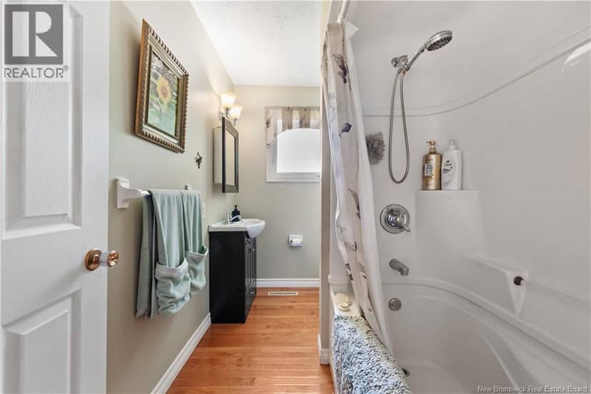20 Dolphin Drive — photo 13 of 29