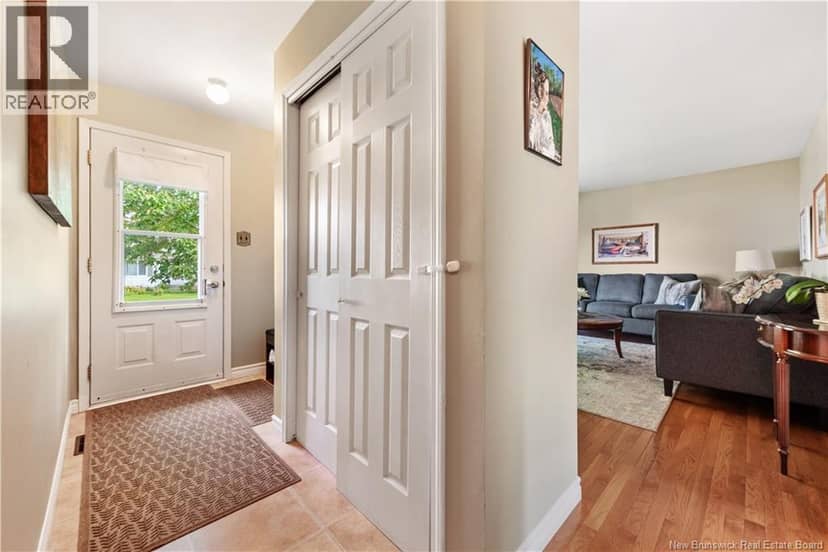 20 Dolphin Drive — photo 14 of 29