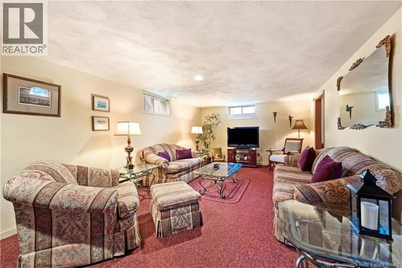 20 Dolphin Drive — photo 16 of 29