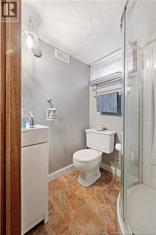 20 Dolphin Drive — photo 18 of 29