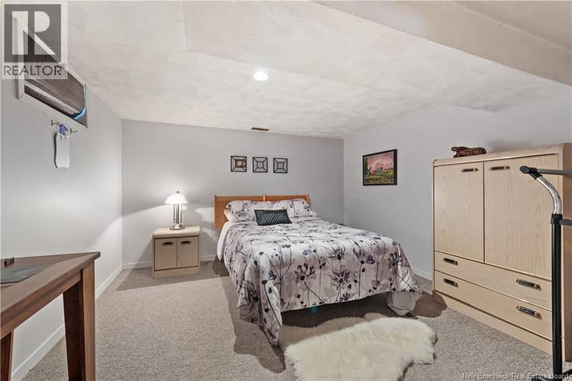 20 Dolphin Drive — photo 19 of 29