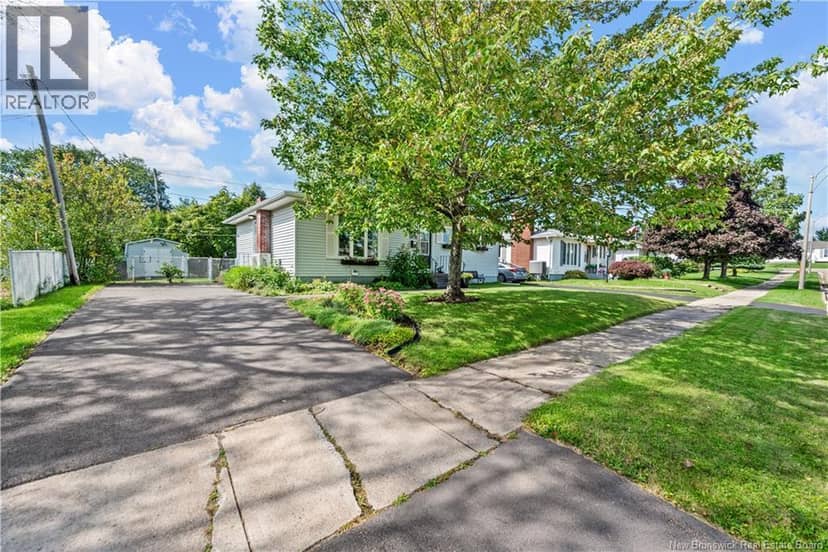 20 Dolphin Drive — photo 2 of 29