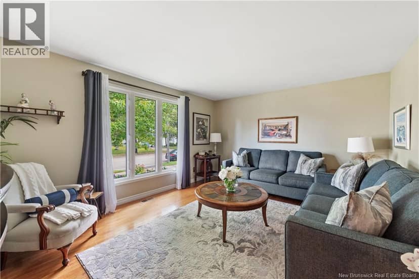 20 Dolphin Drive — photo 3 of 29