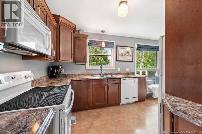 20 Dolphin Drive — photo 7 of 29