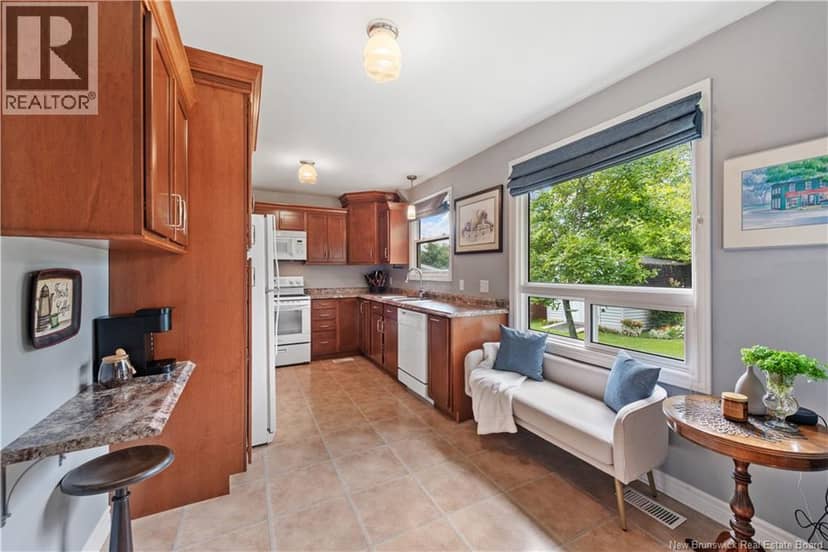 20 Dolphin Drive — photo 8 of 29