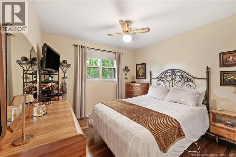 20 Dolphin Drive — photo 9 of 29