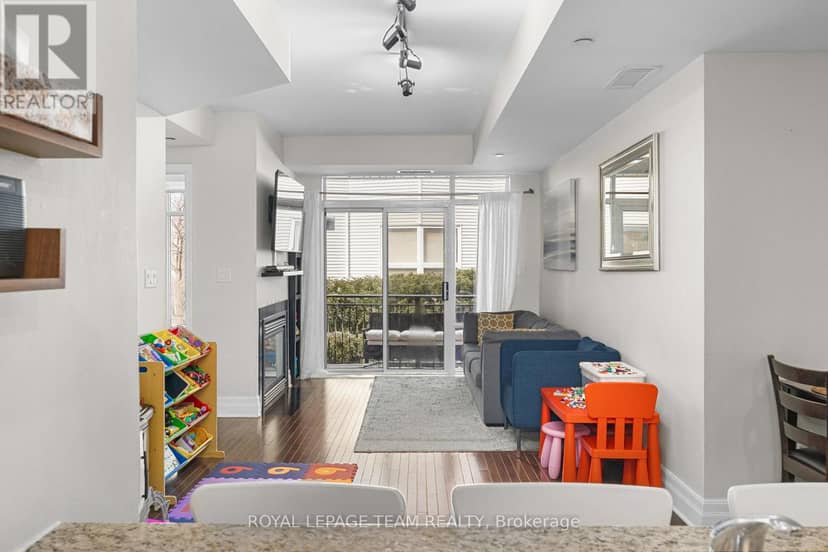 212 - 950 Marguerite Avenue — photo 19 of 29