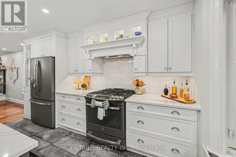 8 Francis Street — photo 17 of 40
