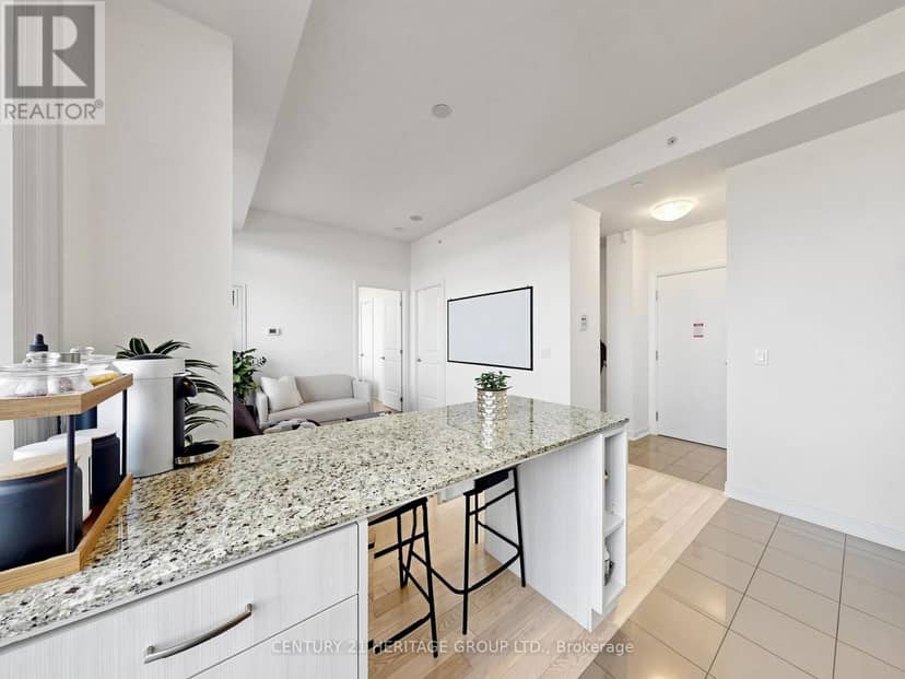 815 - 9205 Yonge Street — photo 16 of 40