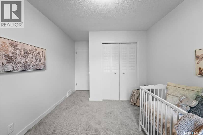 156 Plainsview DRIVE — photo 17 of 23