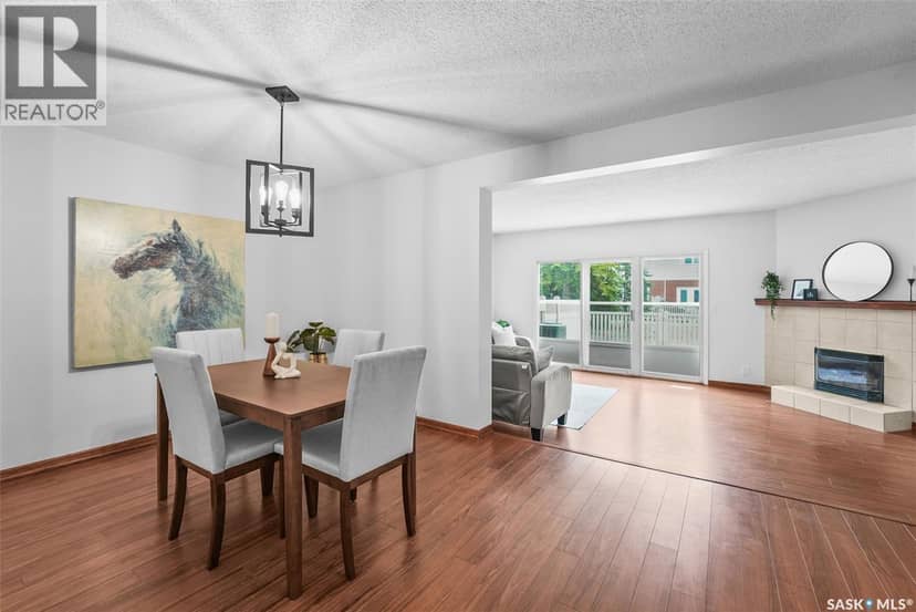156 Plainsview DRIVE — photo 3 of 23