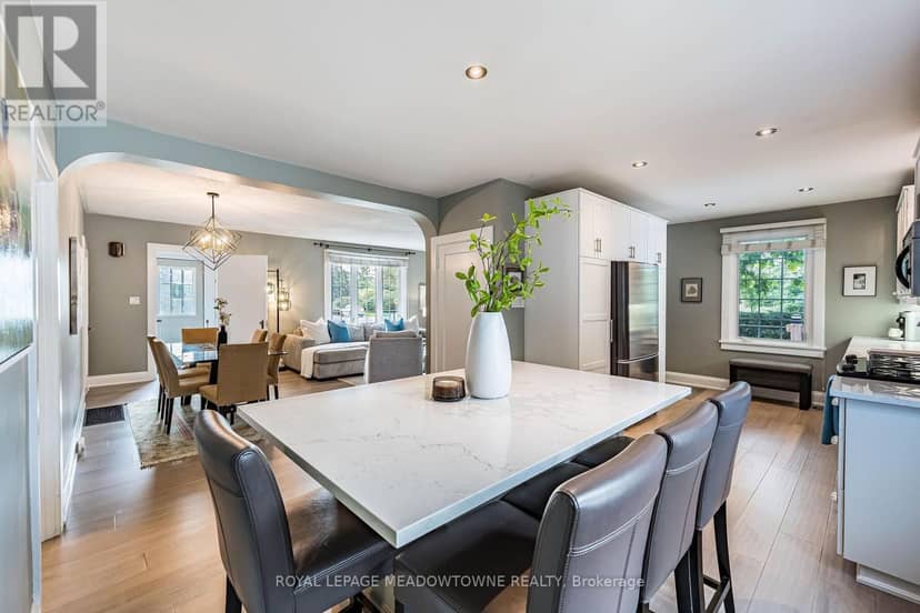 32 Craig Street — photo 15 of 40