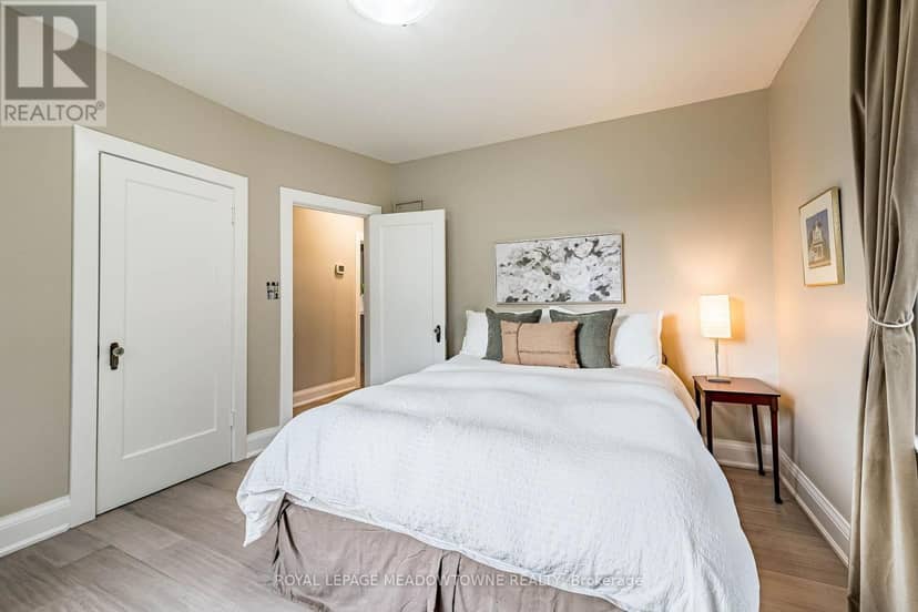 32 Craig Street — photo 21 of 40