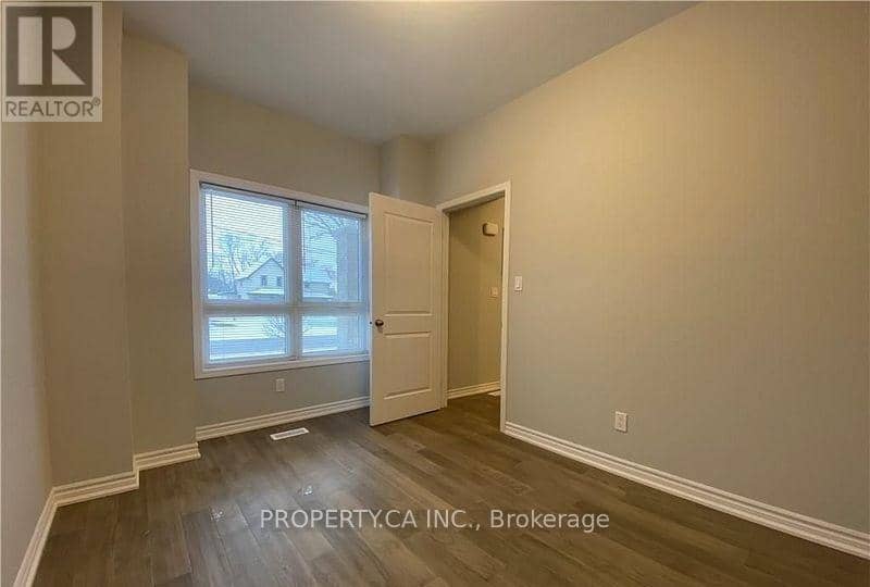 154 Broadway Lane — photo 10 of 16