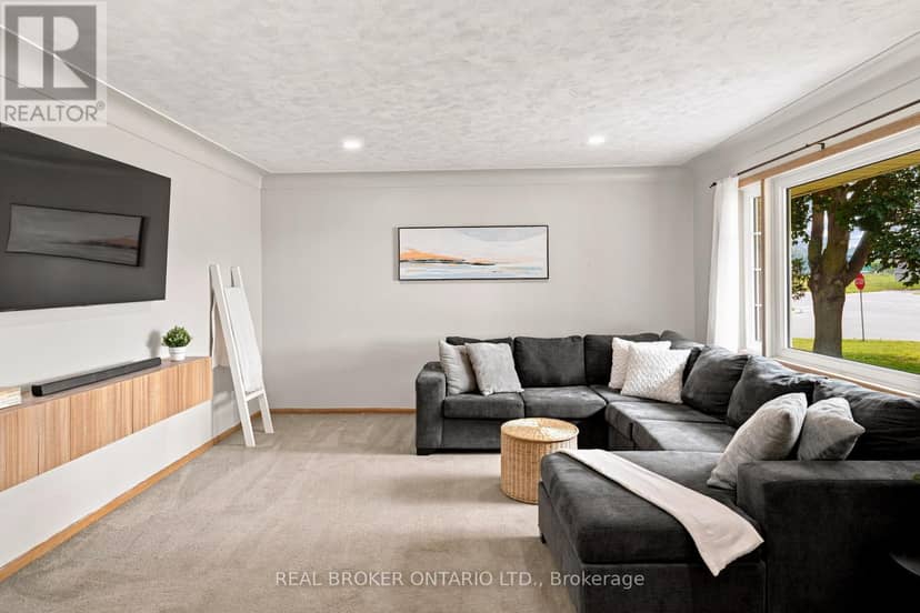 45 Argyle Avenue — photo 15 of 33