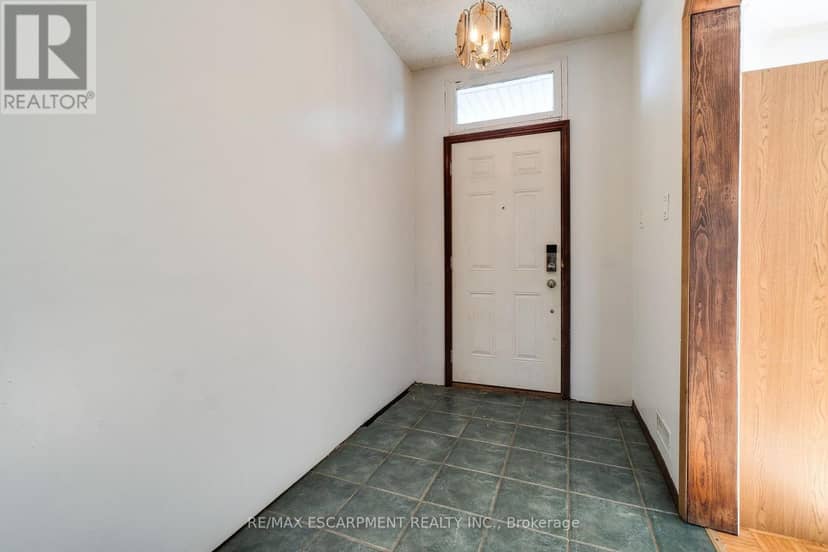 23 Oak Avenue — photo 5 of 40