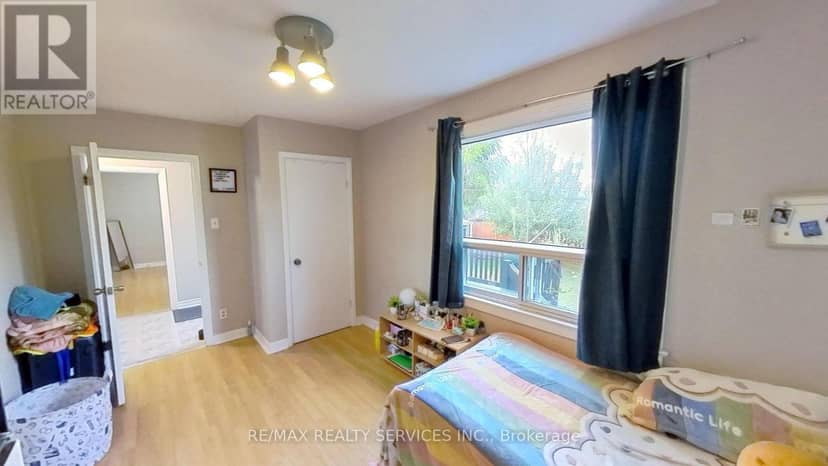 1207 Henry Street — photo 11 of 12