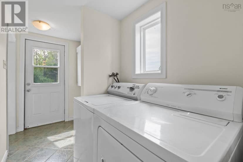 219 George Street — photo 20 of 36