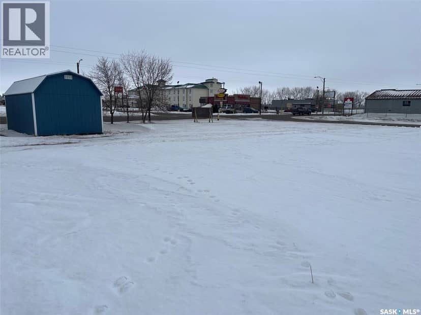 206 4th STREET, Estevan, photo 2