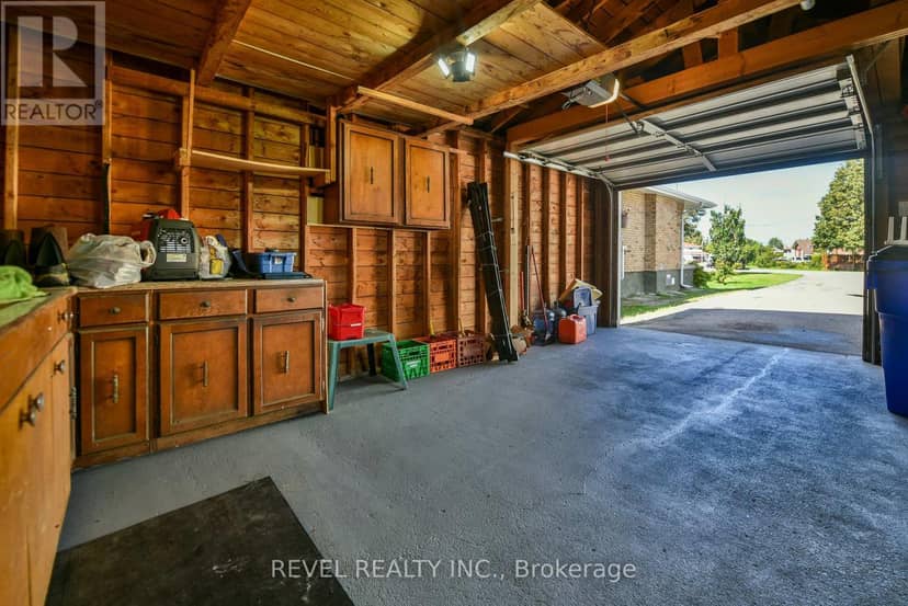 191 Cayuga Drive — photo 11 of 40