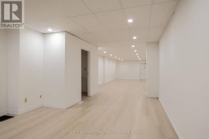 641 St Clair Avenue W — photo 5 of 27