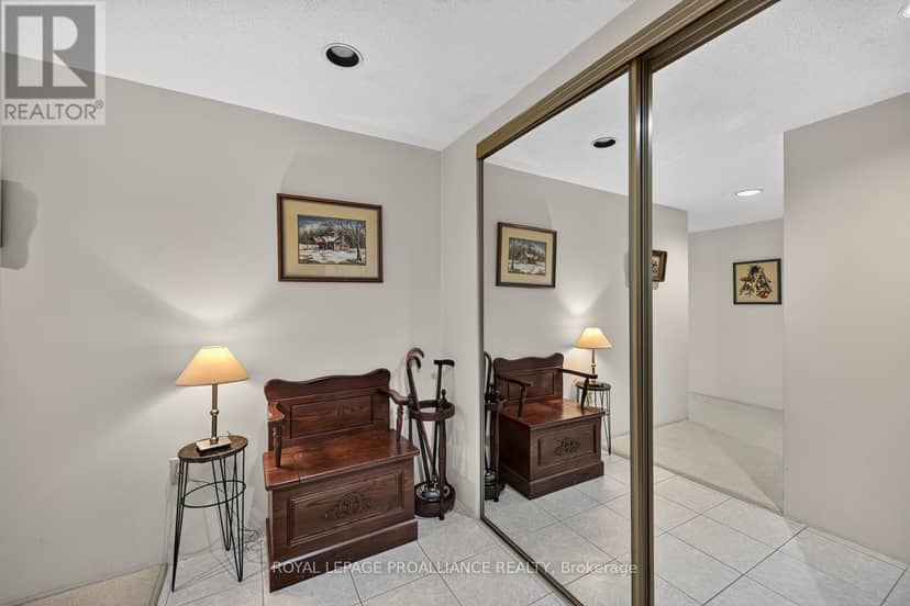 506 - 55 Water Street — photo 14 of 40