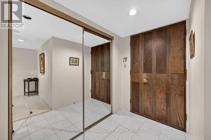 506 - 55 Water Street — photo 15 of 40