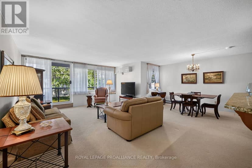 506 - 55 Water Street — photo 17 of 40