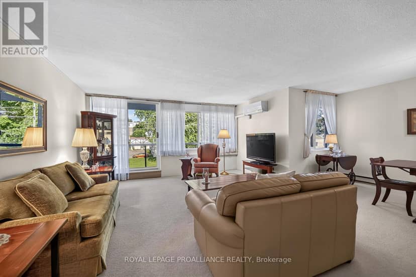 506 - 55 Water Street — photo 18 of 40