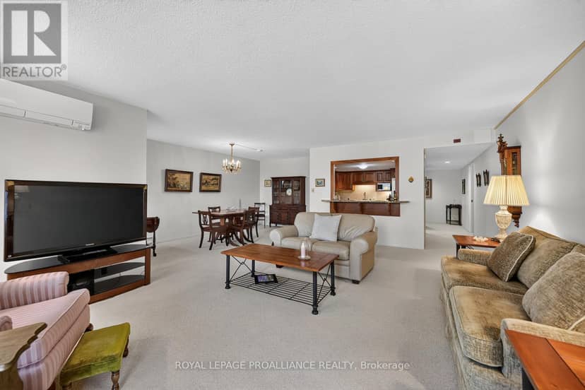 506 - 55 Water Street — photo 20 of 40