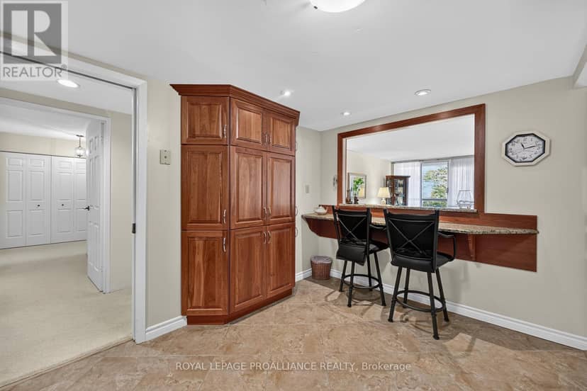 506 - 55 Water Street — photo 27 of 40