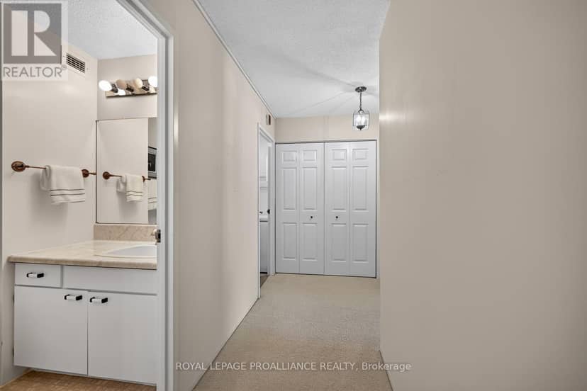 506 - 55 Water Street — photo 28 of 40