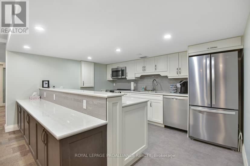 506 - 55 Water Street — photo 39 of 40