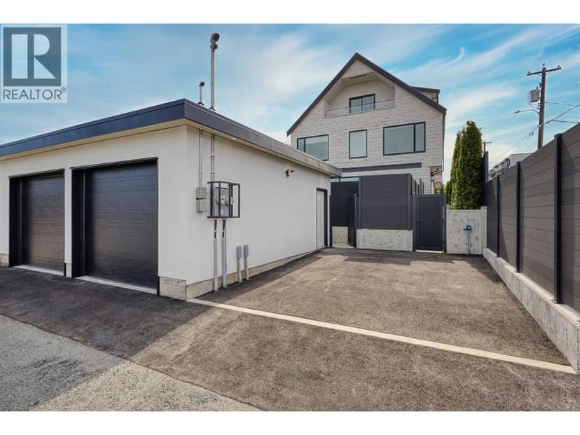 2 2425 KITCHENER STREET, Vancouver, photo 5