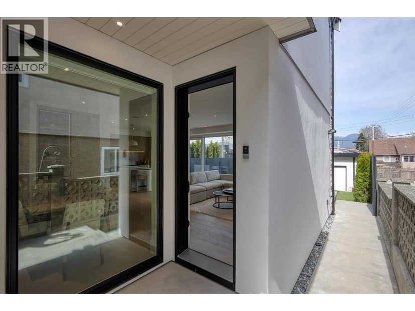 2 2425 KITCHENER STREET, Vancouver, photo 6