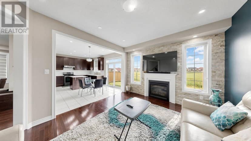 18 Oconnor Crescent — photo 10 of 40