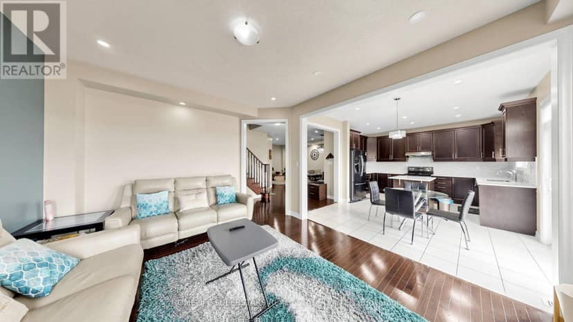 18 Oconnor Crescent — photo 11 of 40