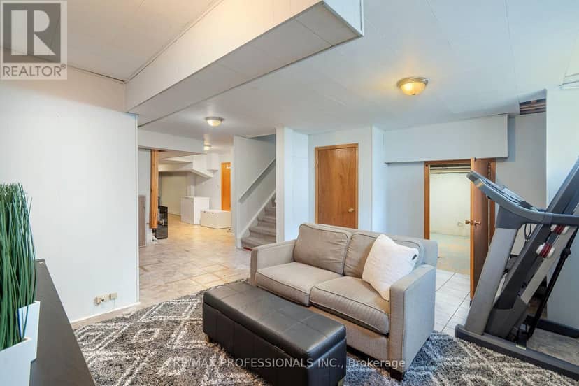 3627 Beechollow Crescent — photo 33 of 40