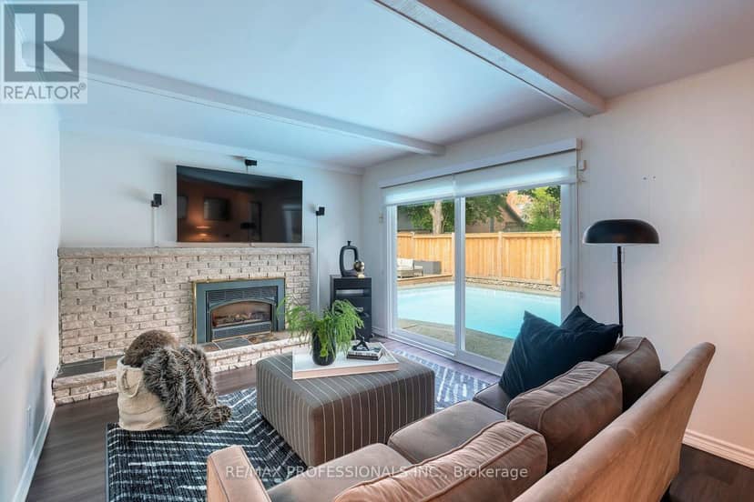 3627 Beechollow Crescent — photo 8 of 40