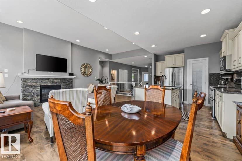 647 Cantor Ld SW — photo 11 of 40