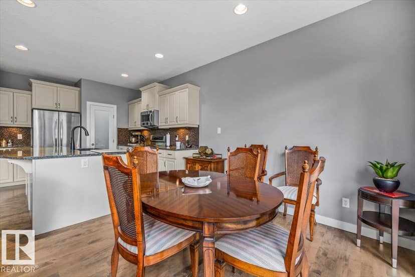 647 Cantor Ld SW — photo 12 of 40