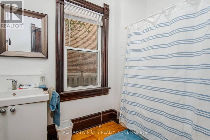 94 Margaret Avenue — photo 23 of 40