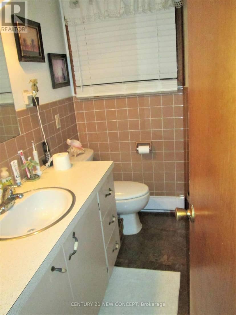 580 Digby Avenue — photo 25 of 29