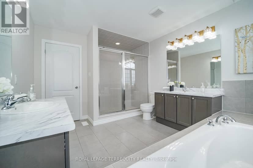 2162 Dawson Crescent — photo 19 of 40