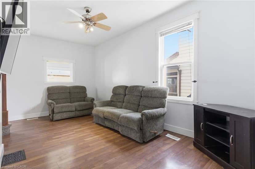 368 WELLINGTON Avenue S — photo 10 of 40