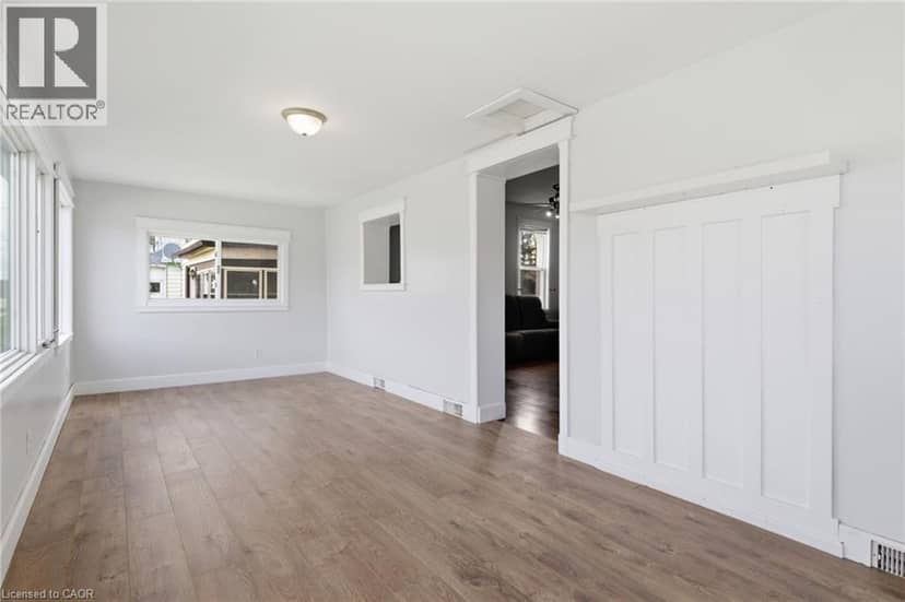 368 WELLINGTON Avenue S — photo 6 of 40
