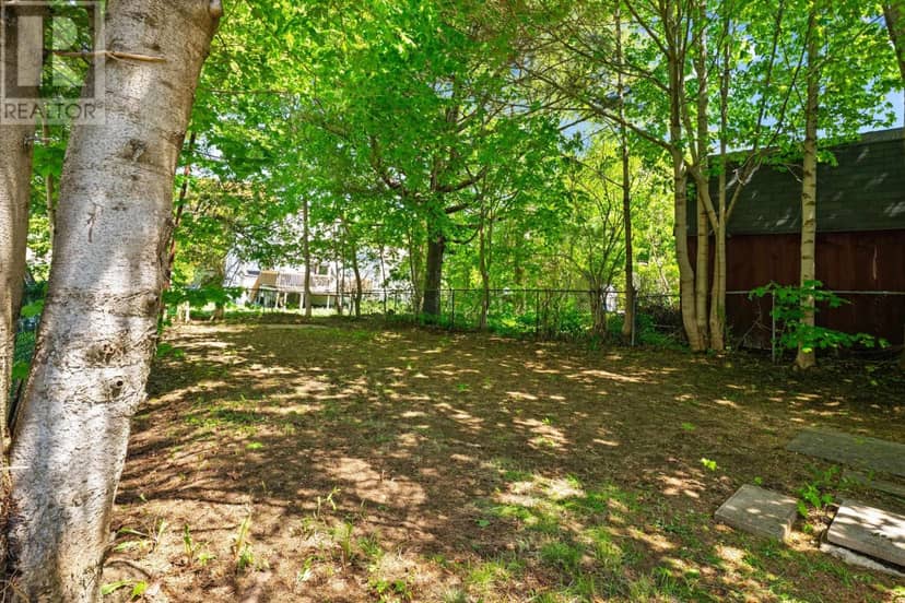 6477 Roslyn Road — photo 31 of 40