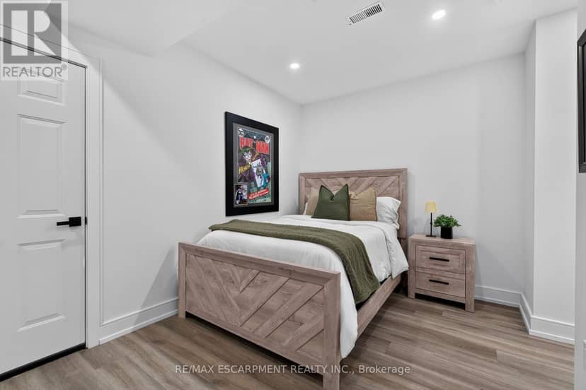 73 Elma Street — photo 32 of 40