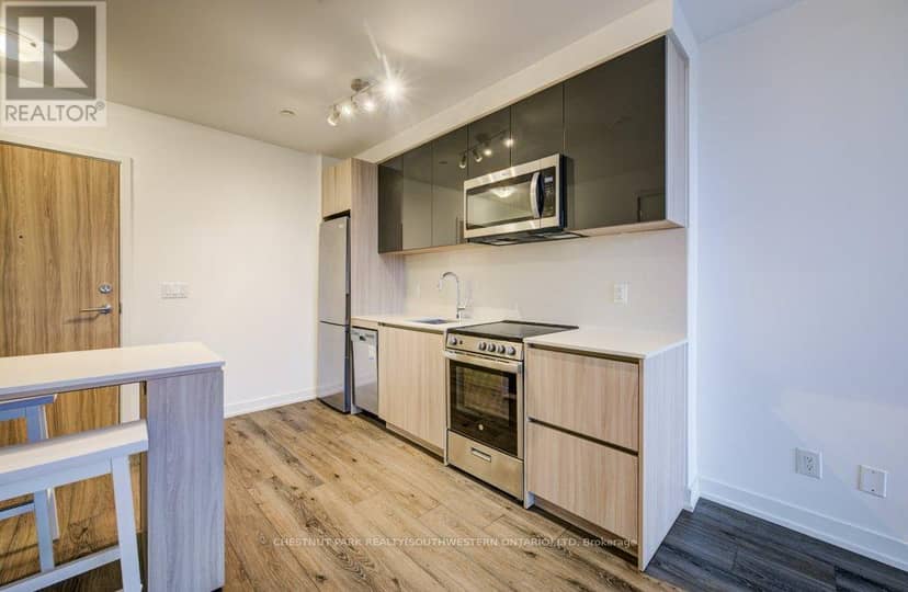 612 - 3100 Keele Street — photo 9 of 40