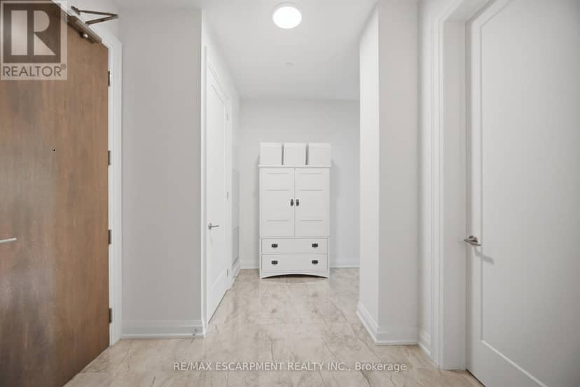 210 - 42 Mill Street — photo 9 of 40